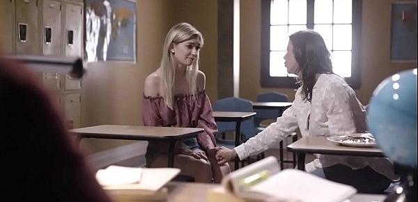  Watch this lesbian professor Kendra James as she started a 3some with her student Mackenzie Moss and her mom in exchange for not expelling in school.